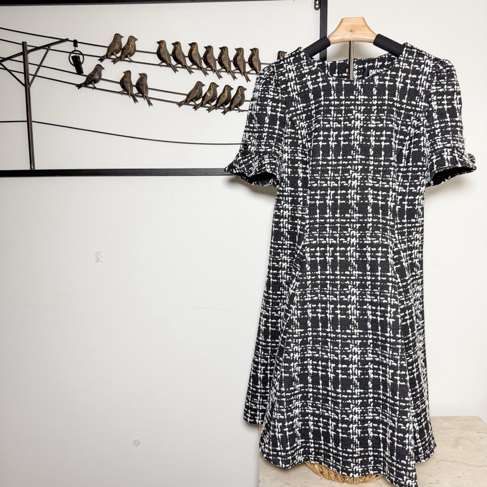 DKNY Black & White Tweed Fit & Flare Knit Dress V-Neck Short Sleeve 10 Cocktail